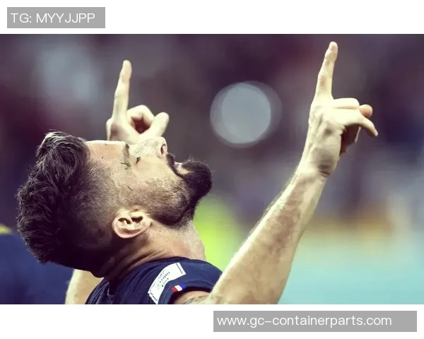 男足球明星吉鲁的传奇之路与场外生活的精彩瞬间